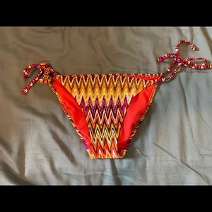 Cute bikini bottom! Worn once and in great condition.